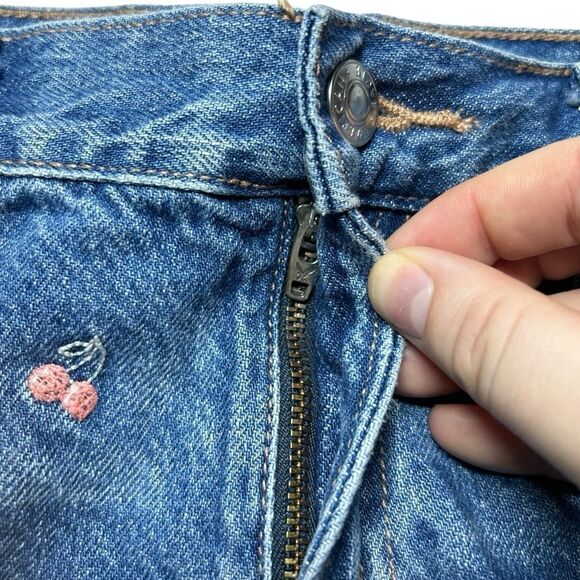 American Eagle AE Denim '90s Boyfriend Short High Rise Embroidered Shorts Size 0 - Picture 4 of 9